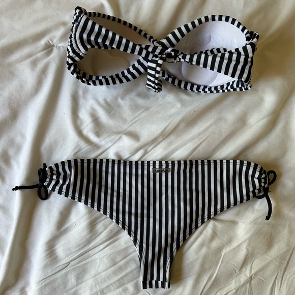 Striped black and white two piece bathing suit bikini - Picture 2 of 7